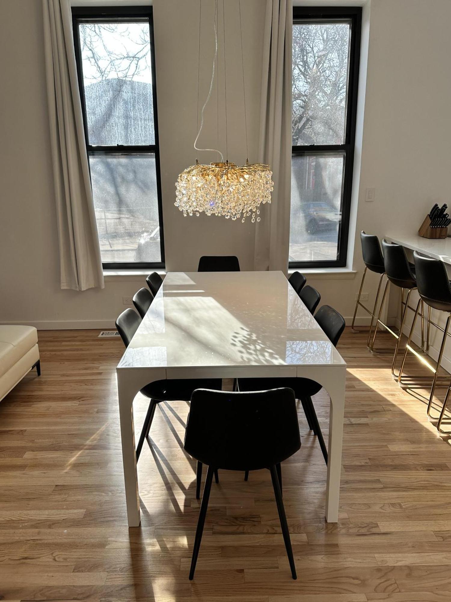 Holiday home Luxe Spacious Sfh In Bucktown With Secure Parking *