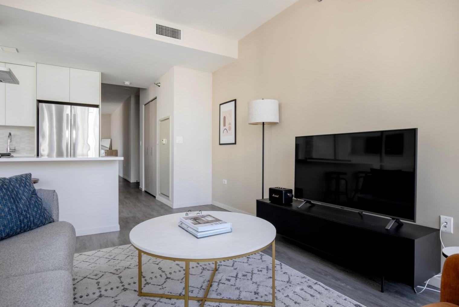 River North 1br W Coffee Shop Gym Nr Chi-972 Apartment Chicago