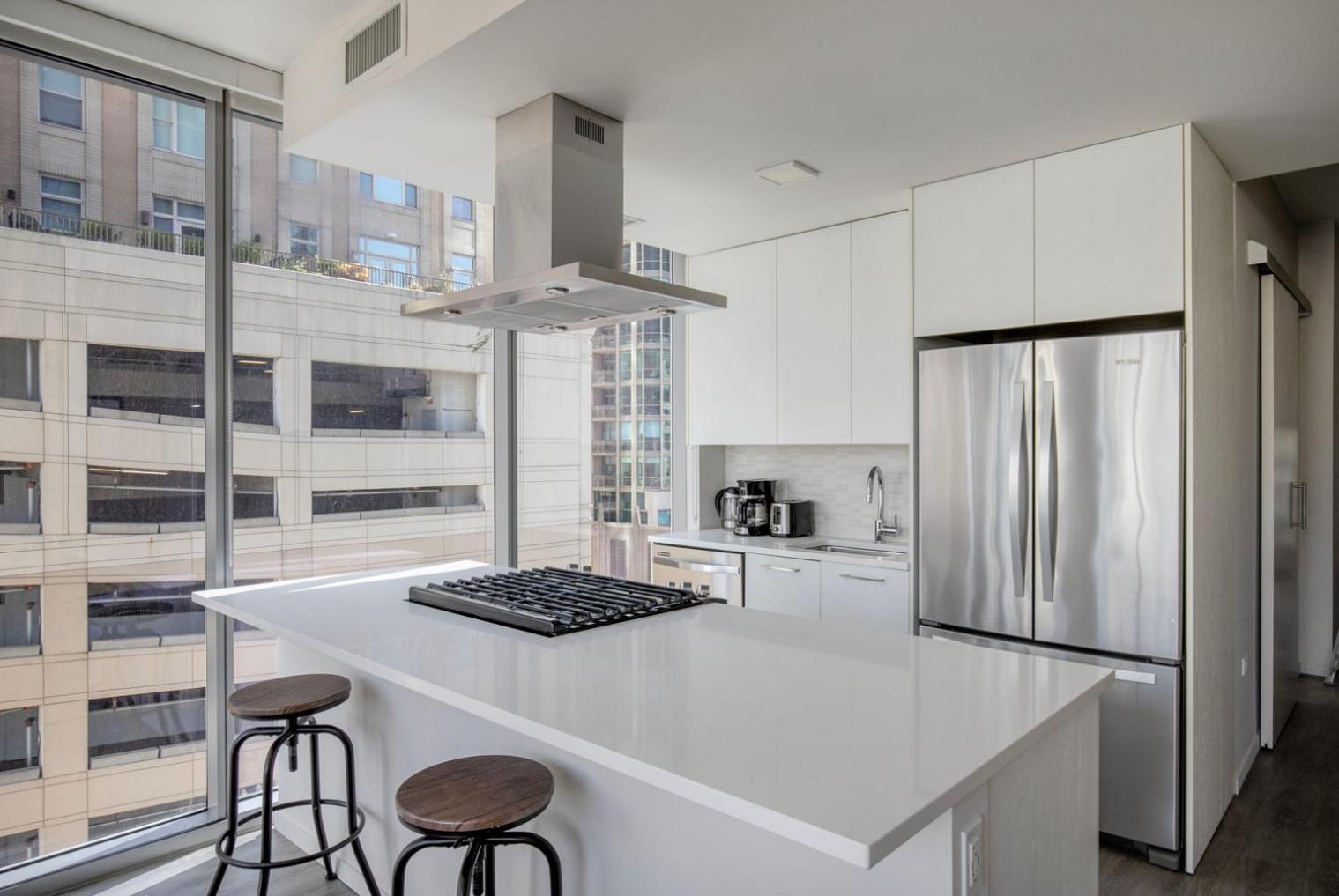 River North 1br W Coffee Shop Gym Nr Chi-972 * Chicago