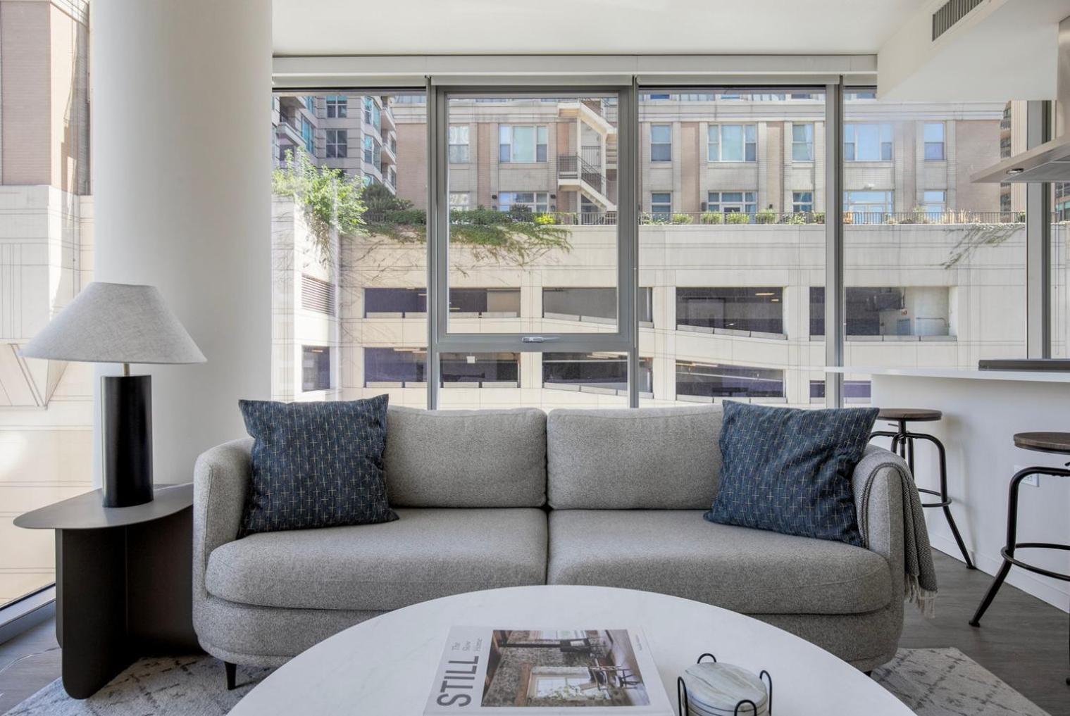 Apartment River North 1br W Coffee Shop Gym Nr Chi-972