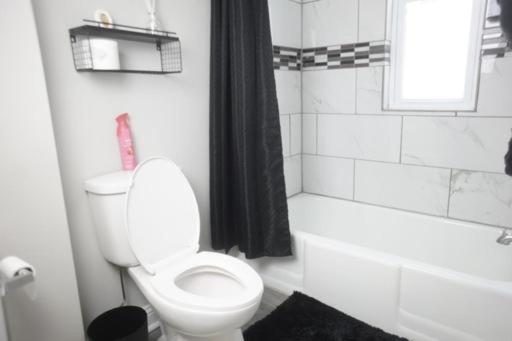 Cozy Apt Near Midway Airport & Downtown * Chicago