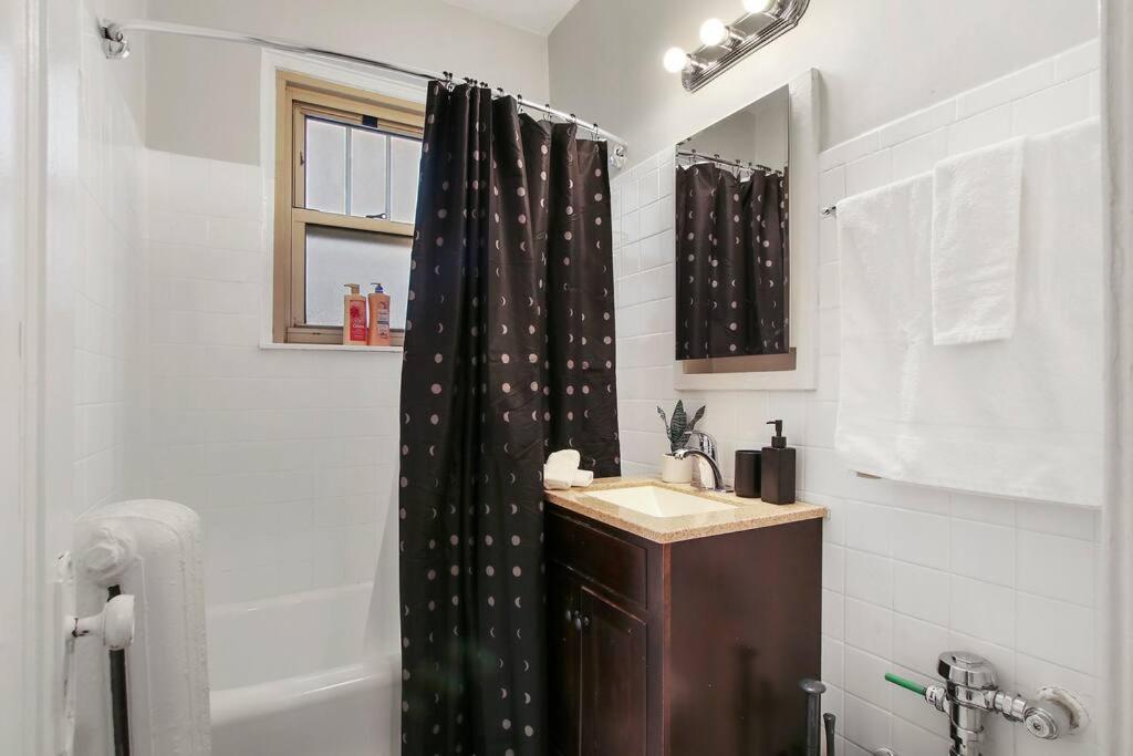 Chic & Contemporary Studio - Bstone 120 Apartment