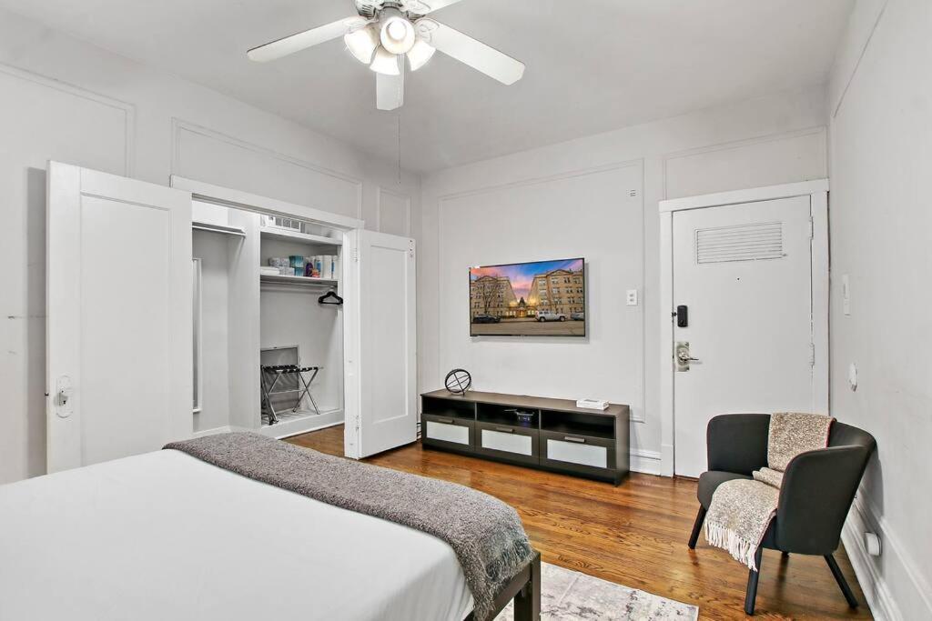 Chic & Contemporary Studio - Bstone 120 Apartment *