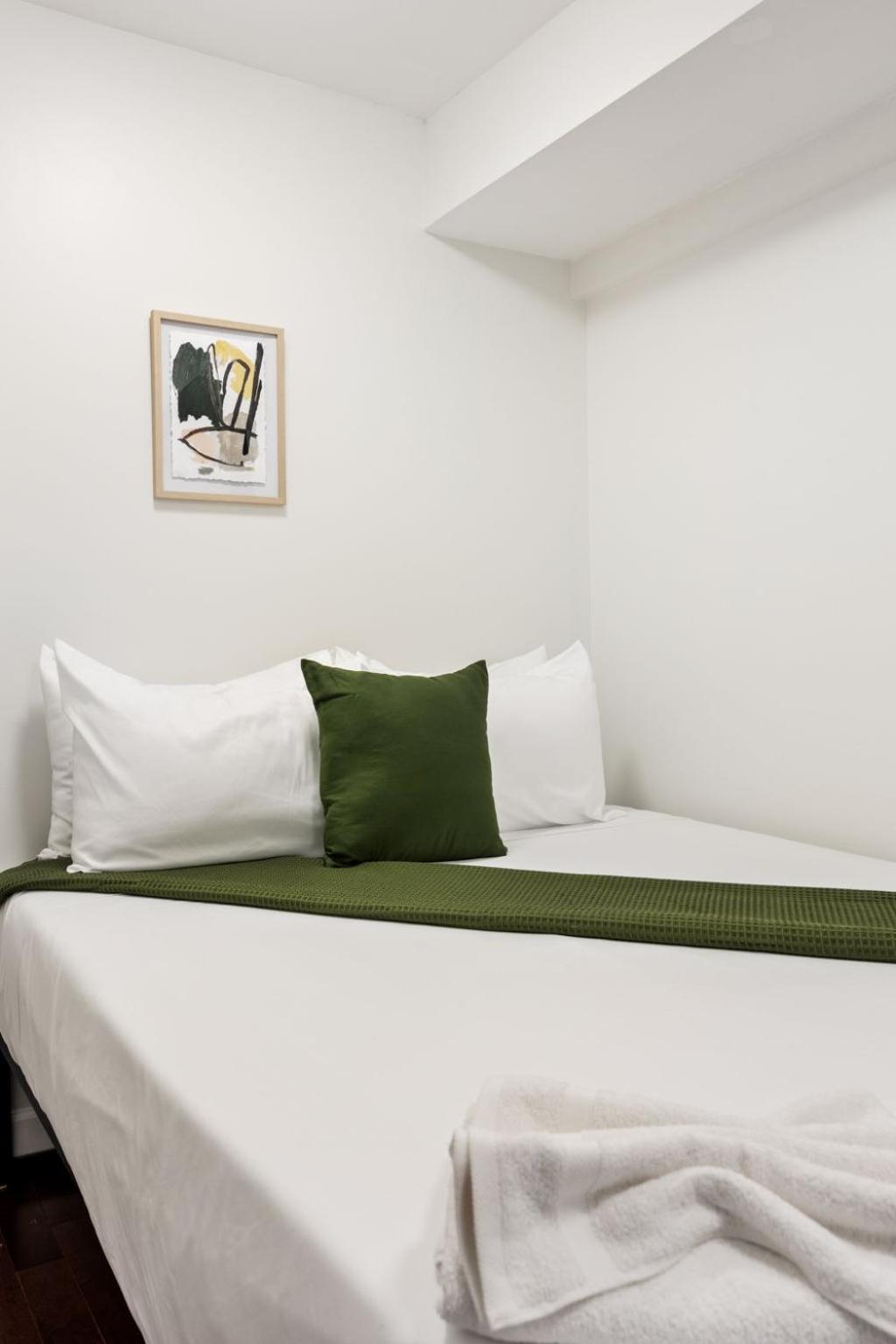 Apartment Contemporary 3br Irving Park Gem Near Expressway *