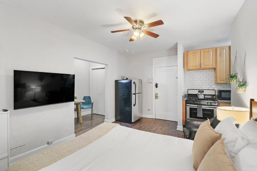 Trendy Studio In - Kenwood 103 & 303 Rep Apartment *