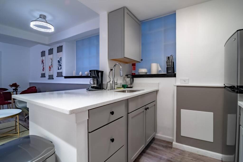 Apartment Japanese Themed 2bedroom In Gold Coast For Up To 4 Guests With Optional Valet Parking Chicago
