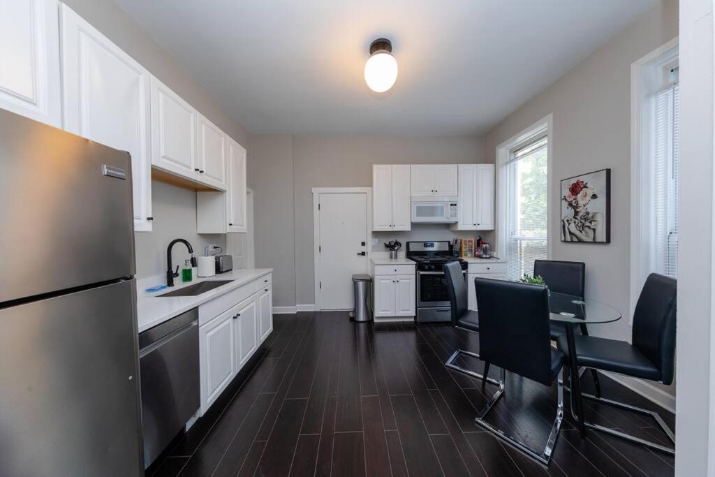 Apartment The Secret West Loop Oasis For Up To 4 Guests *