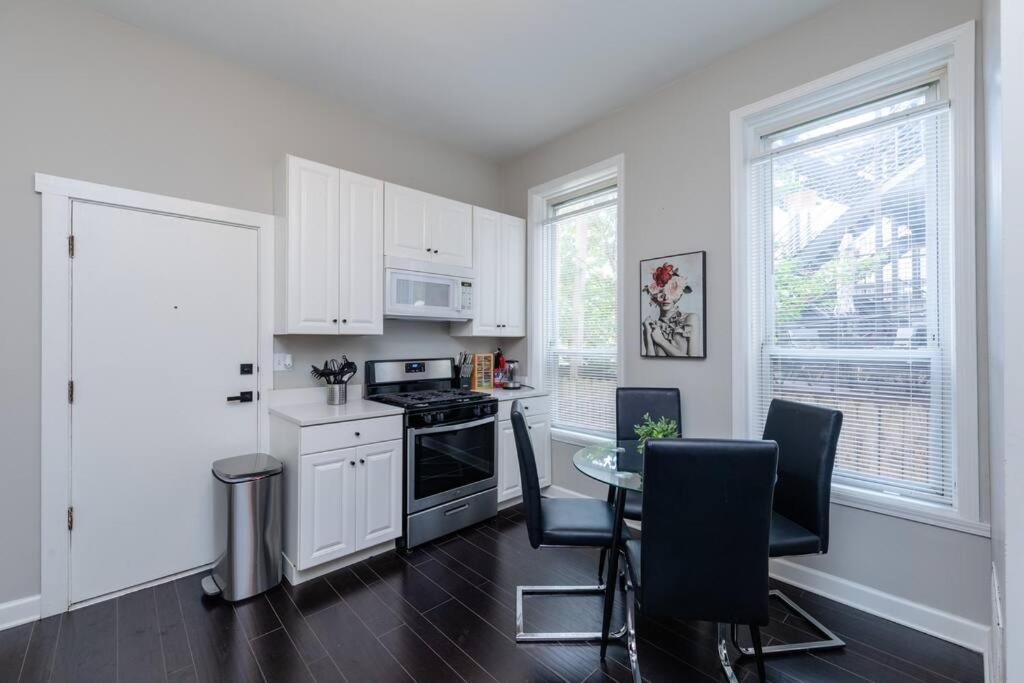 The Secret West Loop Oasis For Up To 4 Guests Apartment Chicago