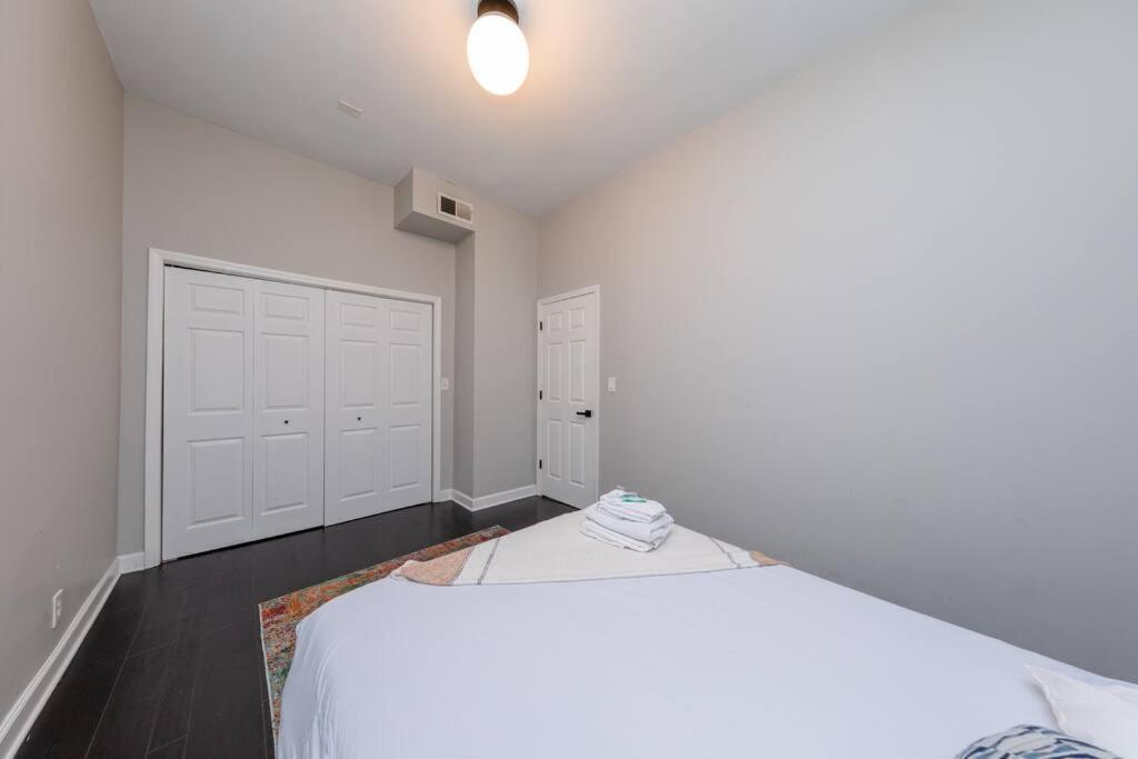 The Secret West Loop Oasis For Up To 4 Guests *