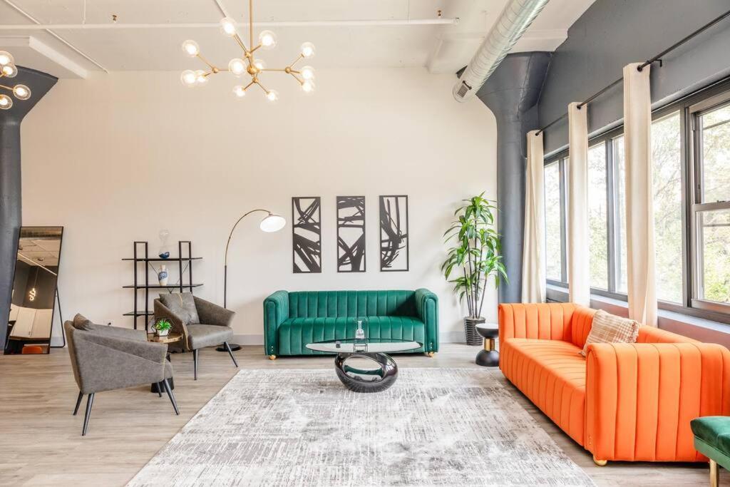 Apartment Mccormick 5br With 3ba Luxury For Groups Up To 12 Guests With Optional Parking And Gym Access