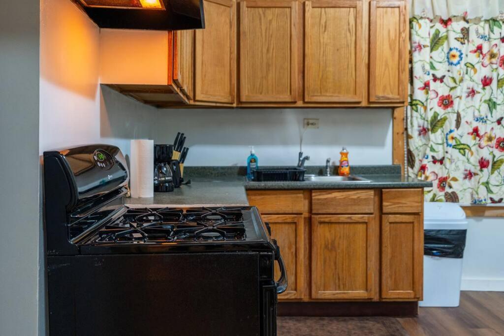 Apartment Cityscape Retreat 3br Haven With Free Parking