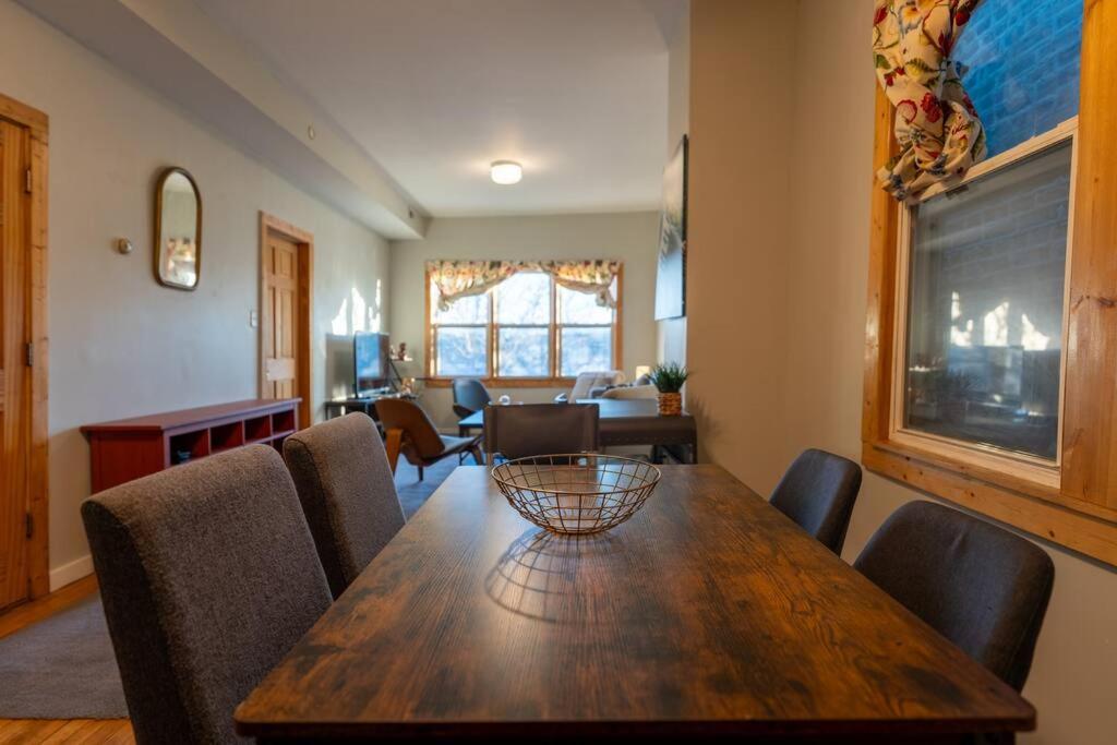 Apartment Cityscape Retreat 3br Haven With Free Parking *