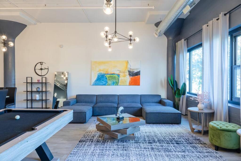 Mccormick 5br 3ba Luxury For Groups Up To 12 Guests With Optional Parking And Gym Access Apartment