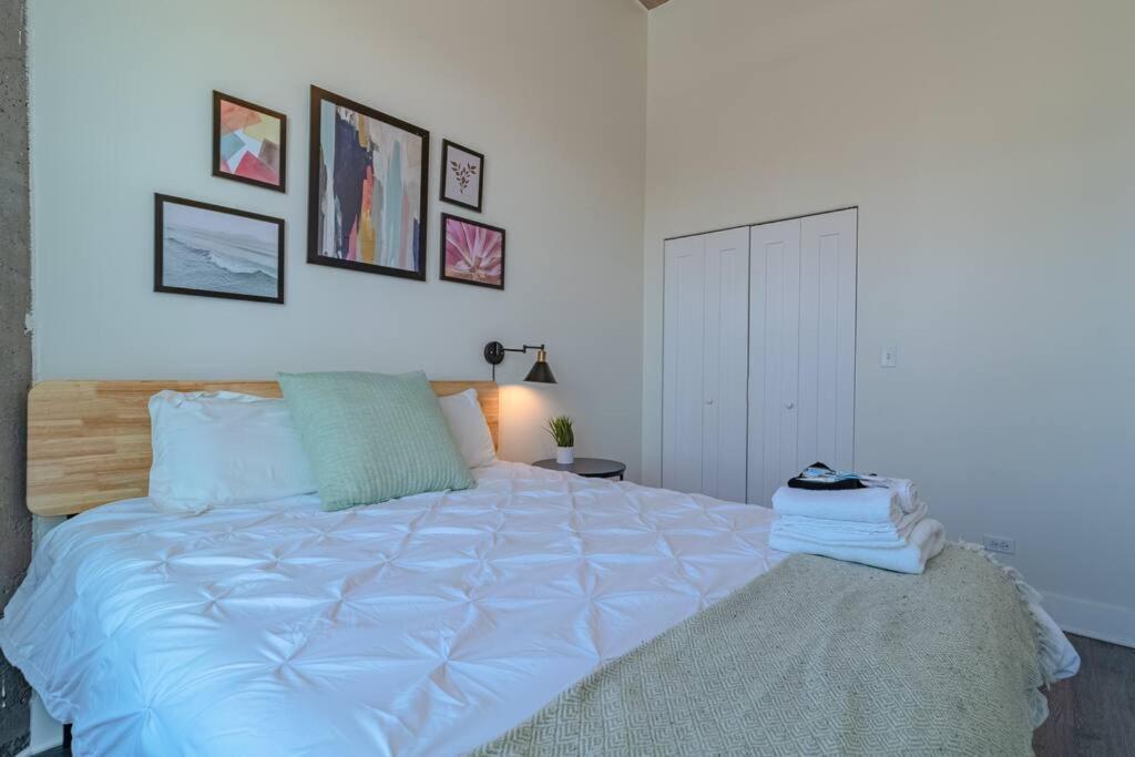 Mccormick 2br-2ba Family Unit For Up To 8 Guests With Skyline View, Optional Parking And Gym Access * Chicago
