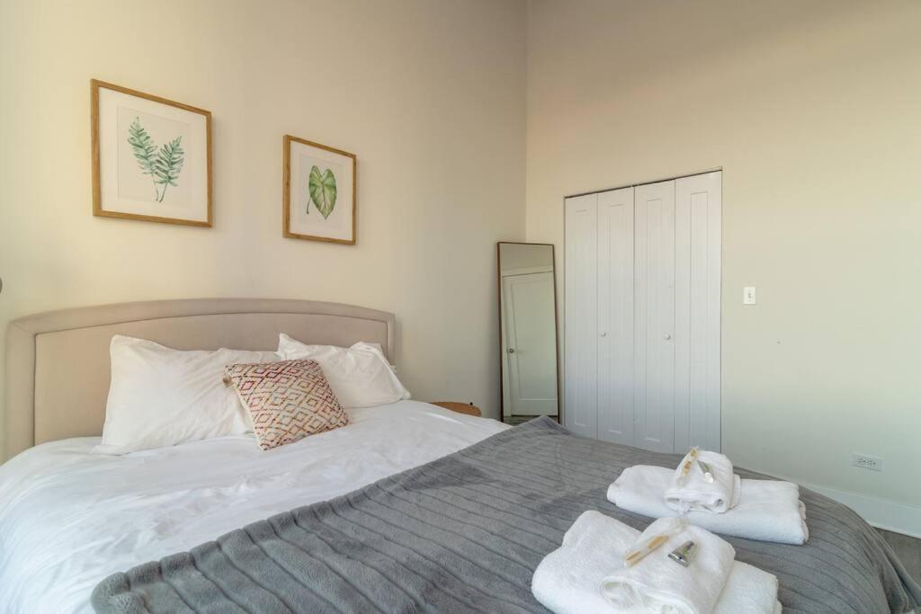 Mccormick 2br-2ba Family Unit For Up To 8 Guests With Optional Parking & Gym Access Apartment