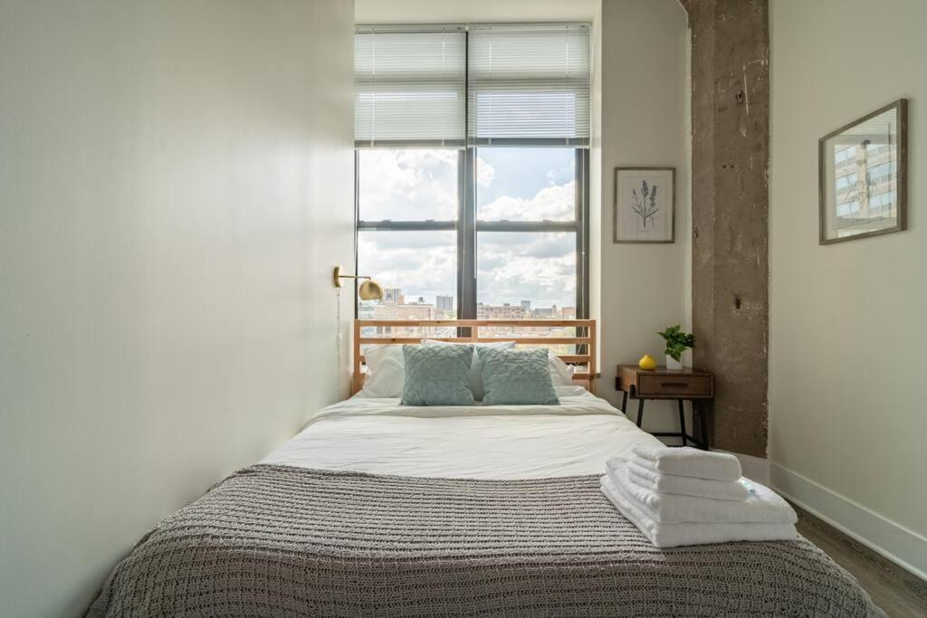 Apartment Mccormick 2br/2ba Family Unit For Up To 6 Guests With Optional Parking & Gym Access
