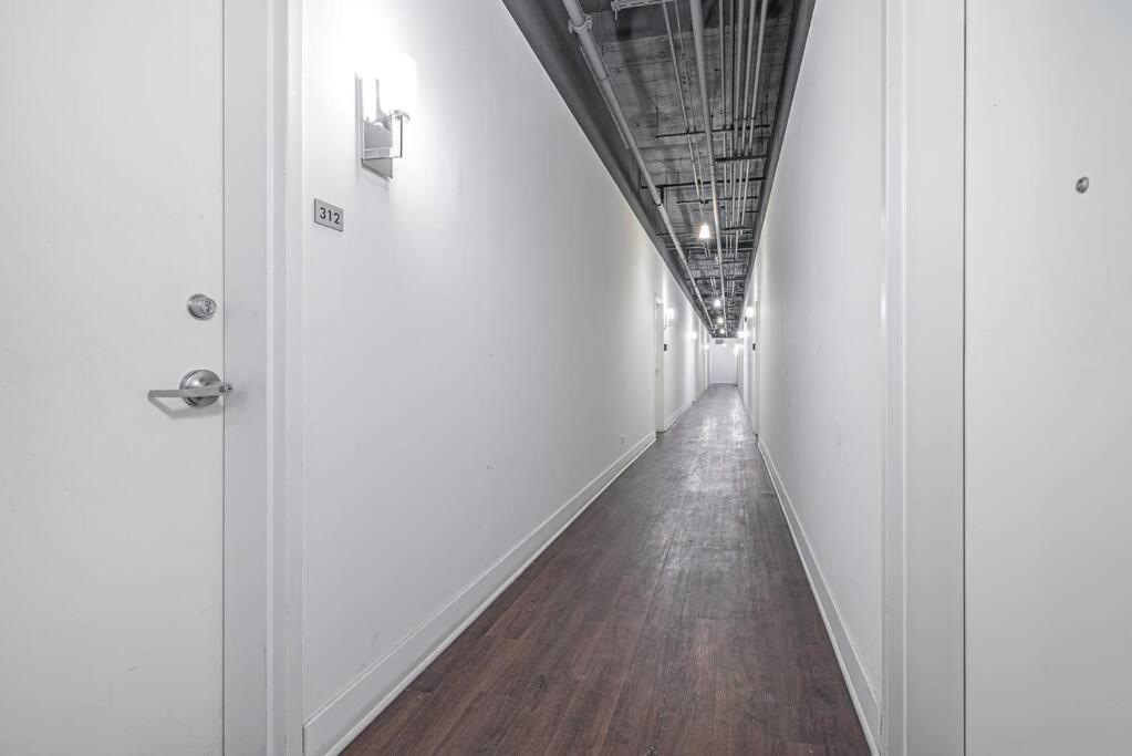 Mccormick 2br-2ba Family Unit For Up To 8 Guests With Optional Parking & Gym Access *