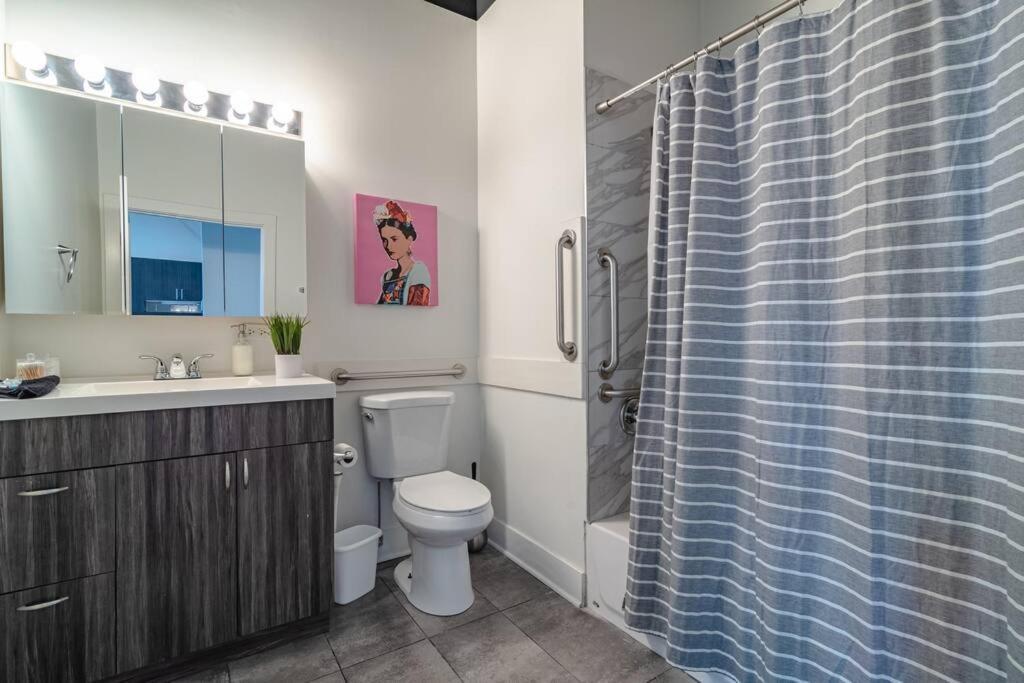 Mccormick 2br-2ba Family Unit For Up To 8 Guests With Optional Parking & Gym Access *