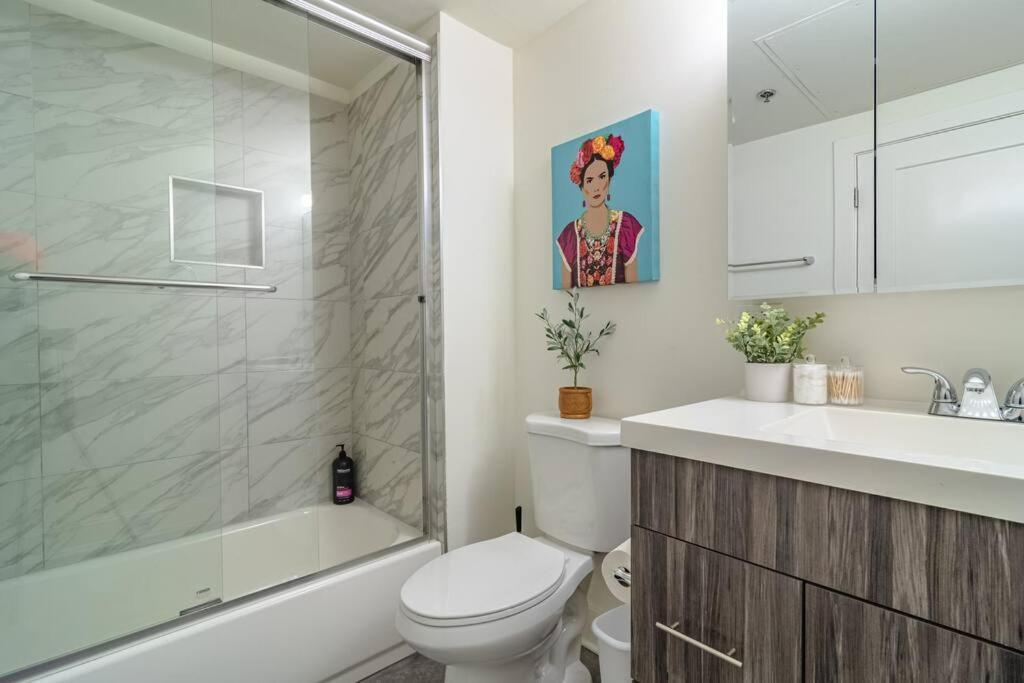 Mccormick 2br-2ba Family Unit For Up To 8 Guests With Optional Parking & Gym Access Apartment *