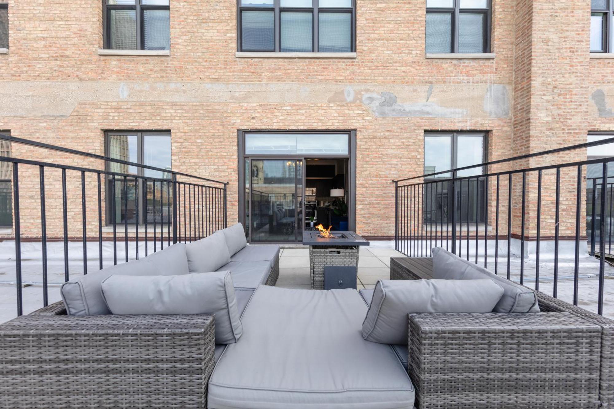 Mccormick Patio Skyline View 2b/2b With Optional Parking For Up To 6 People Apartment