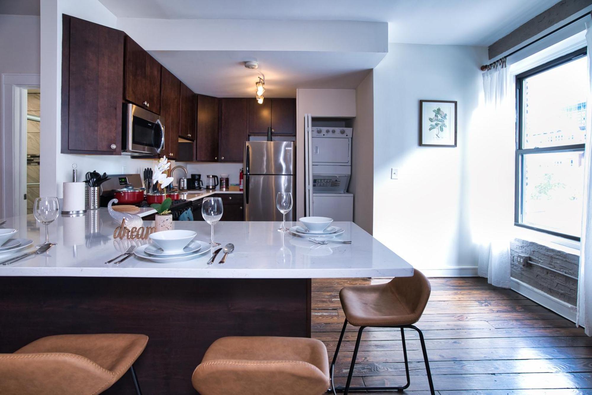 Apartment Mccormick Huge 3br With Pool Table, Optional Parking For Up To 8 Guests