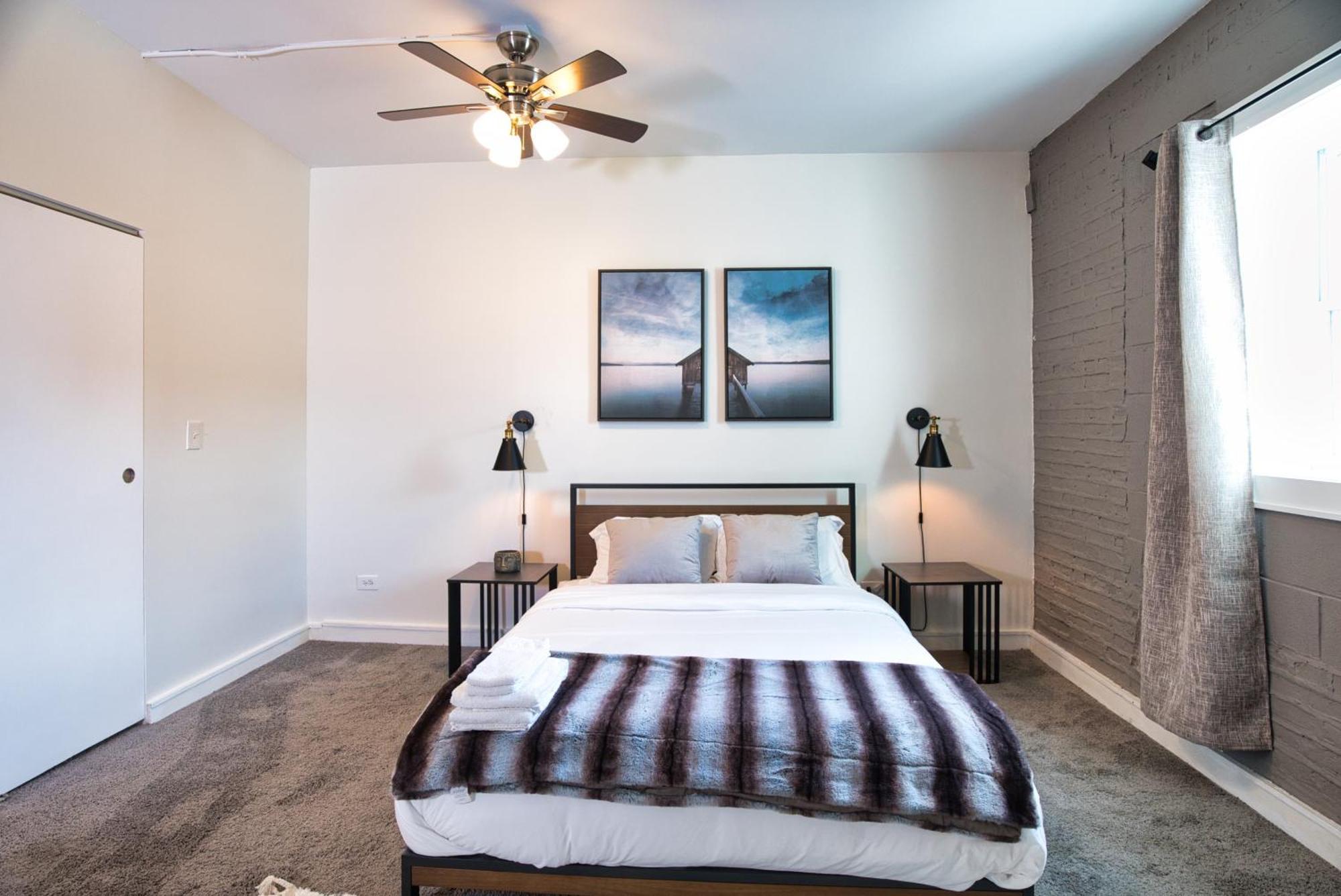Apartment Mccormick Huge 3br With Pool Table, Optional Parking For Up To 8 Guests