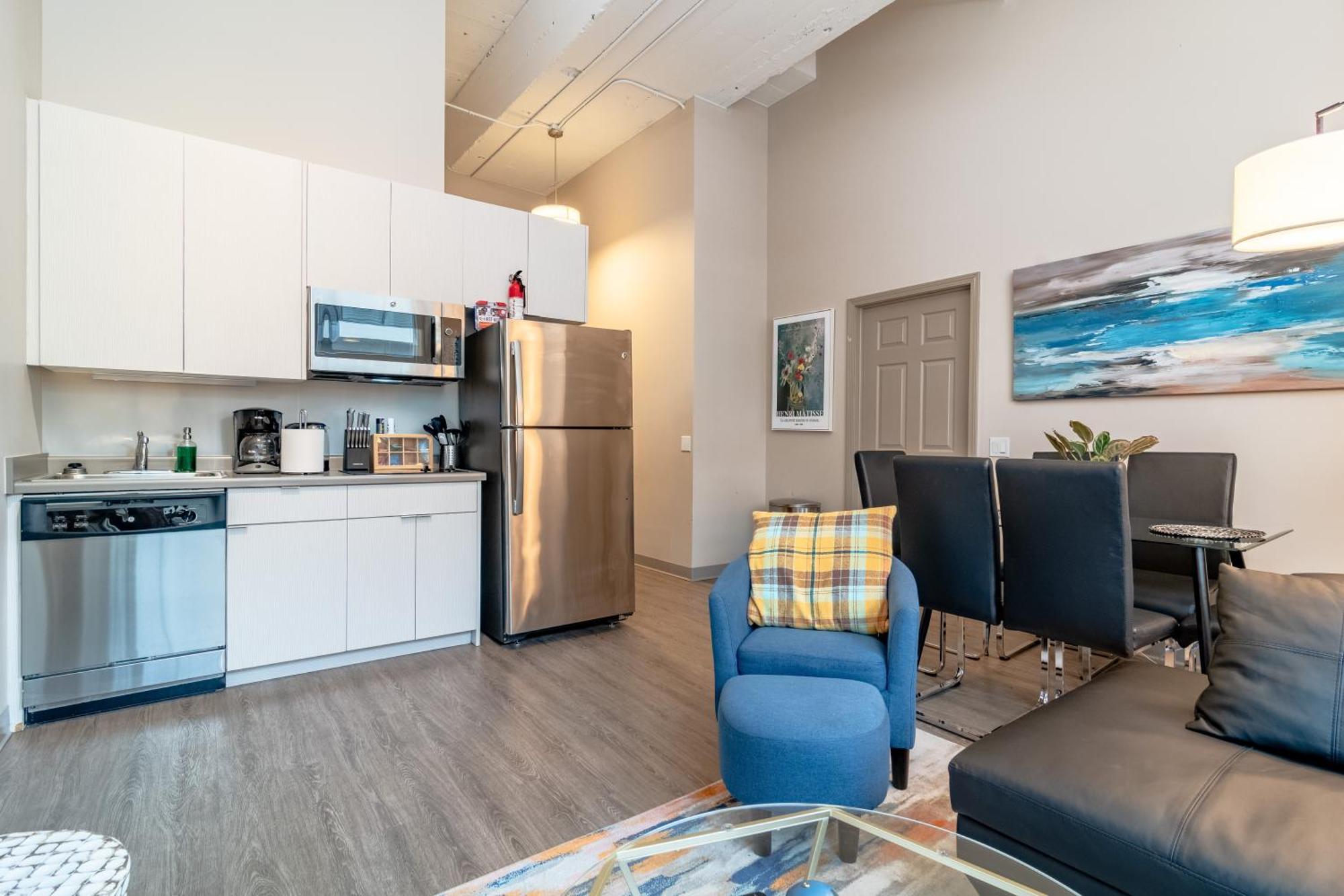 Apartment Mccormick Place Magnificent 2br-2ba With Optional Parking, Patio, Gym Access That Sleeps 6 Chicago
