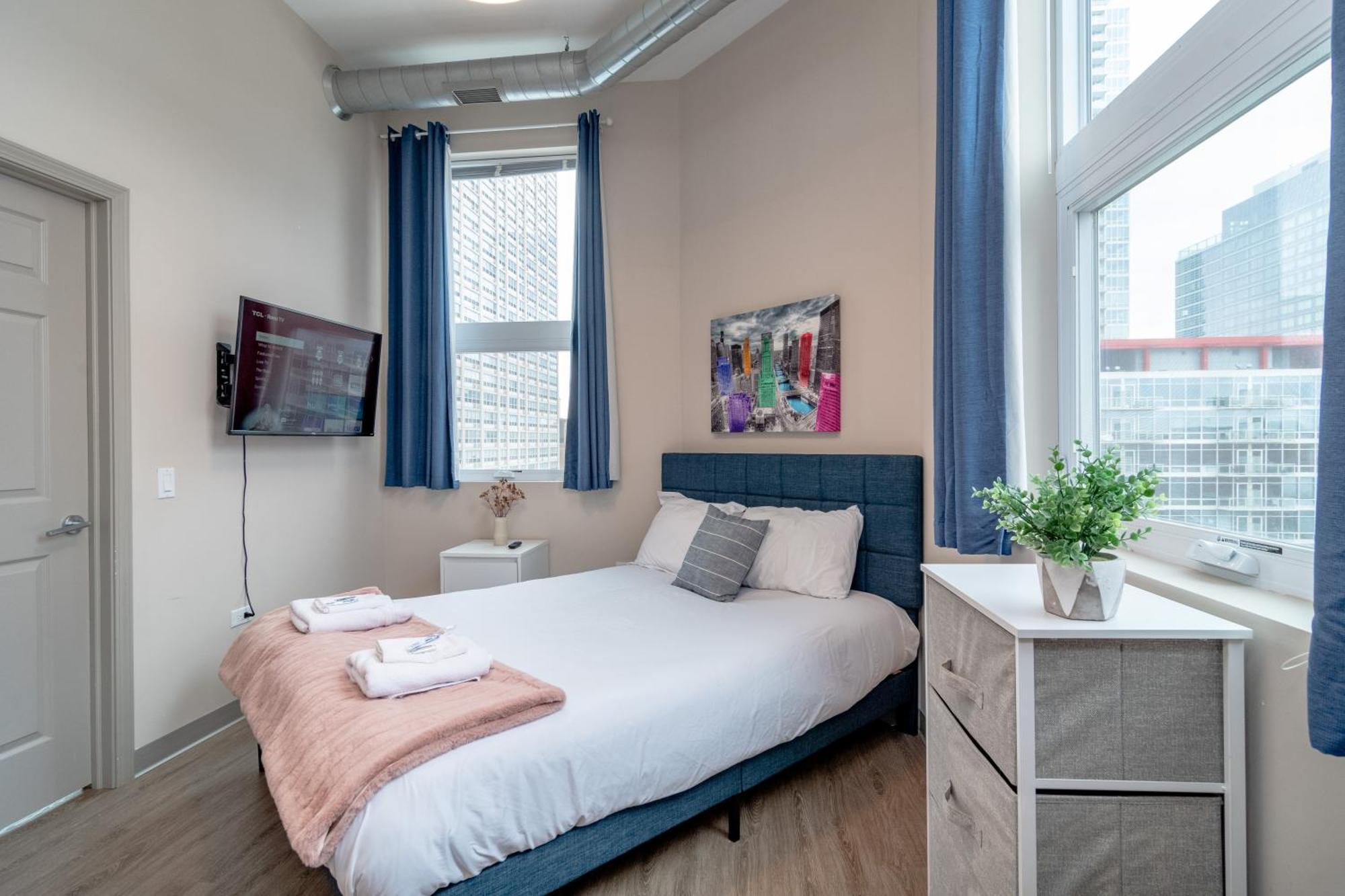 Mccormick Place 2br-2ba With Optional Parking,patio,gym For 6 Guests Apartment Chicago