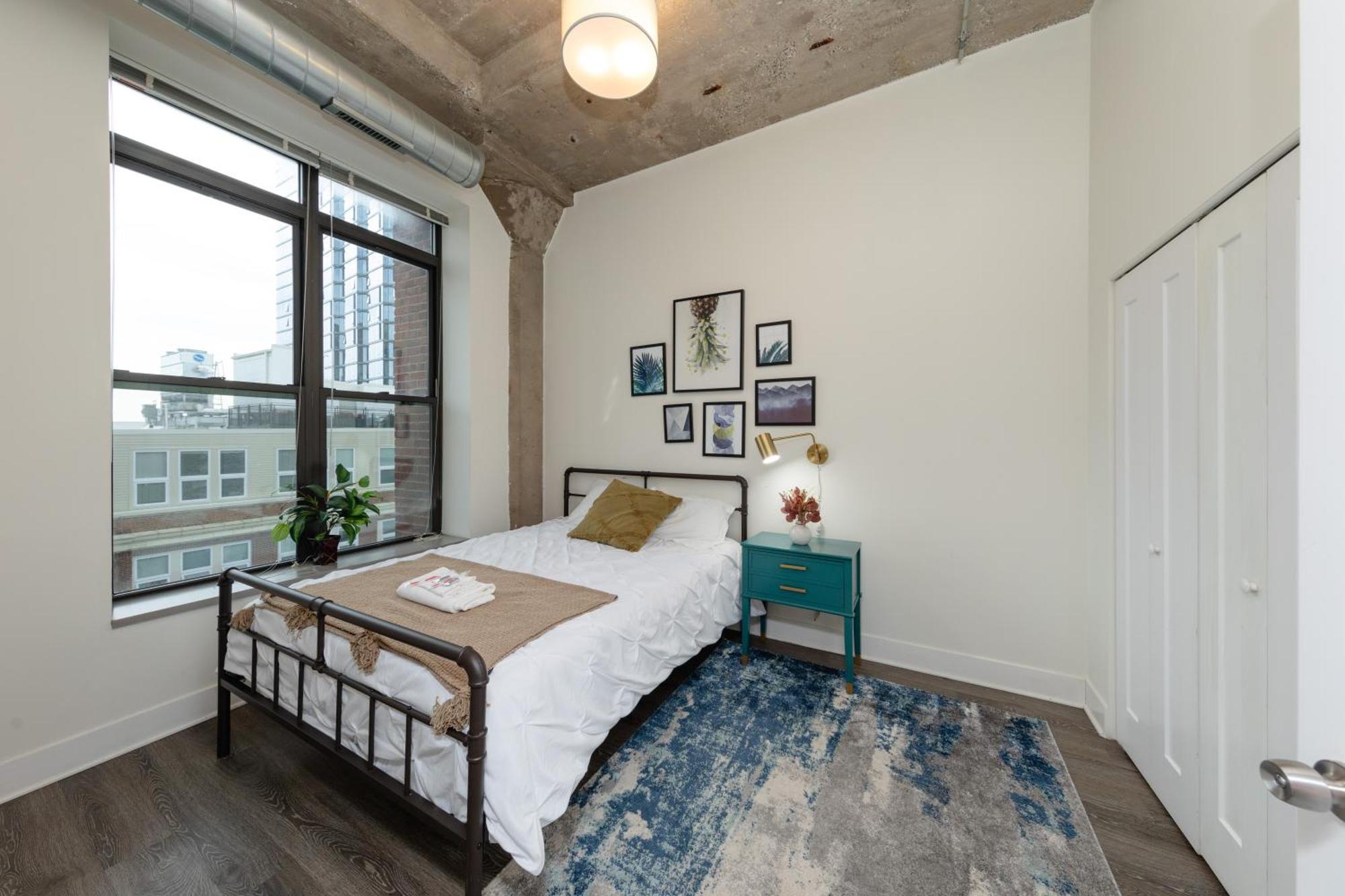 Mccormick Place 2b-2b Family Unit With Optional Parking And Gym Access Sleeps Up To 8 Apartment