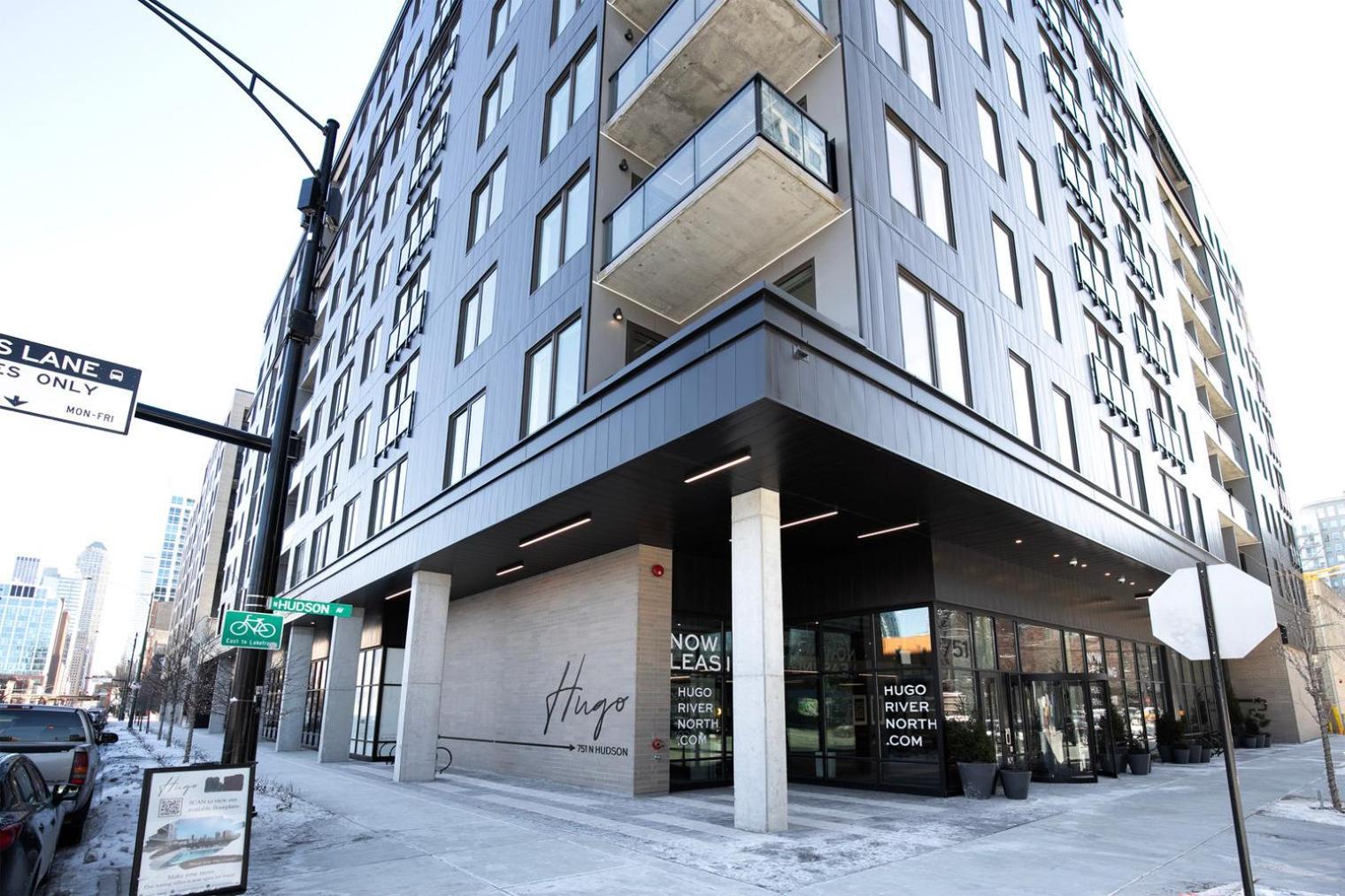 River North 1br Nr L Stop Riverwalk Loop Chi-1037 *