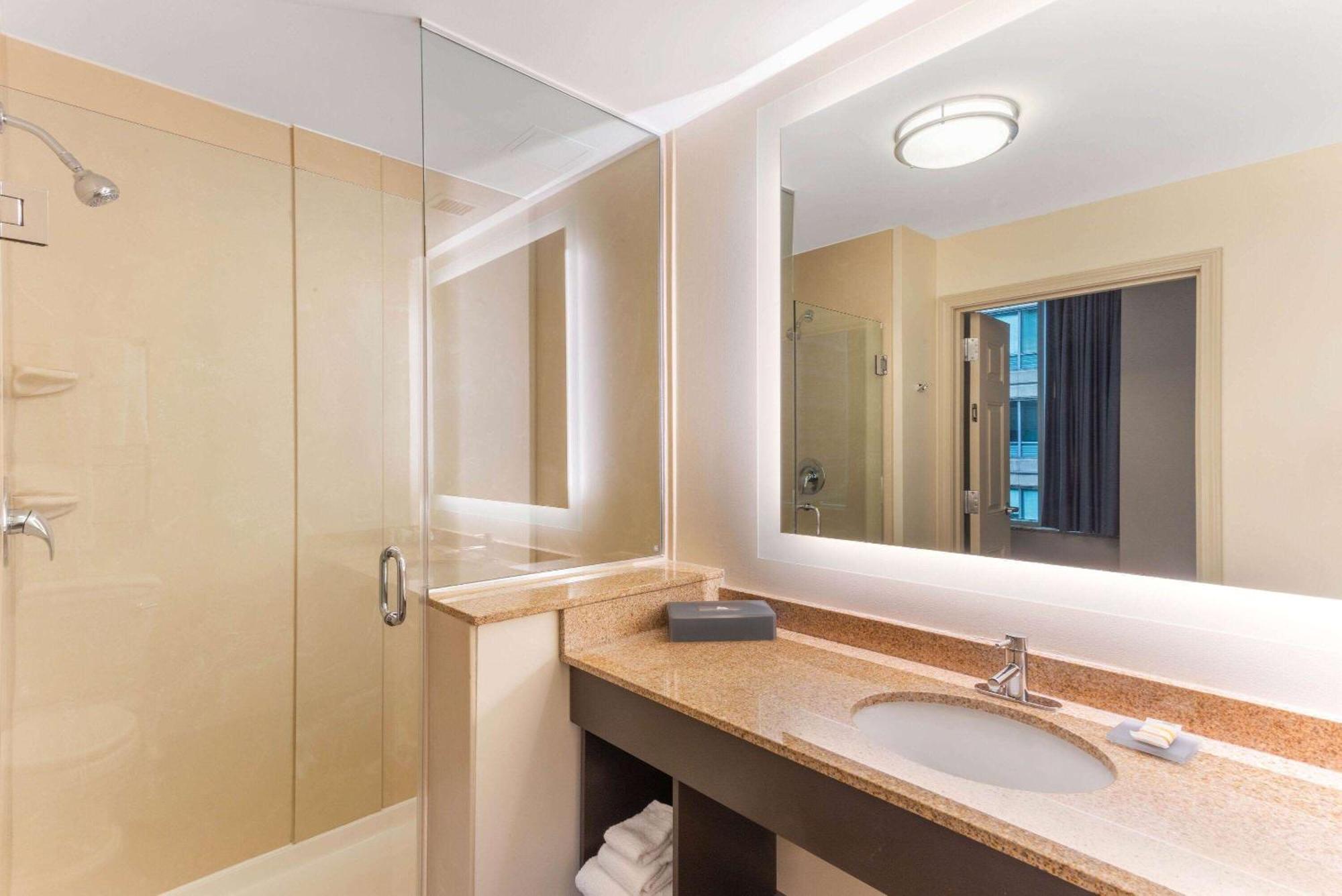 Hotel La Quinta By Wyndham Downtown 3*