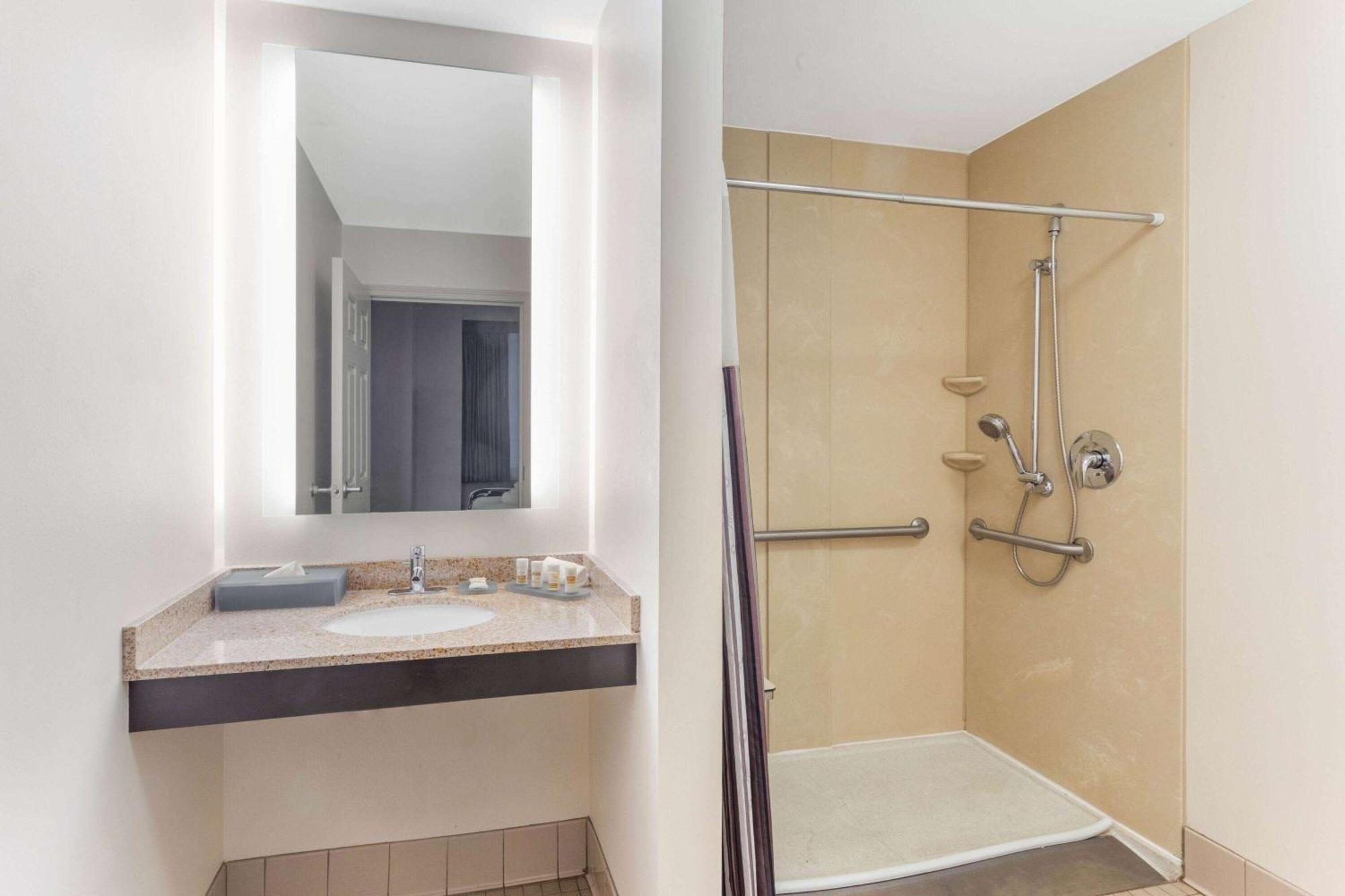 Hotel La Quinta By Wyndham Downtown 3*