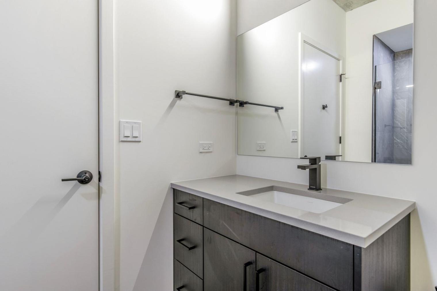 River North 1br W Yoga Nr Riverwalk Chi-1036 Apartment *