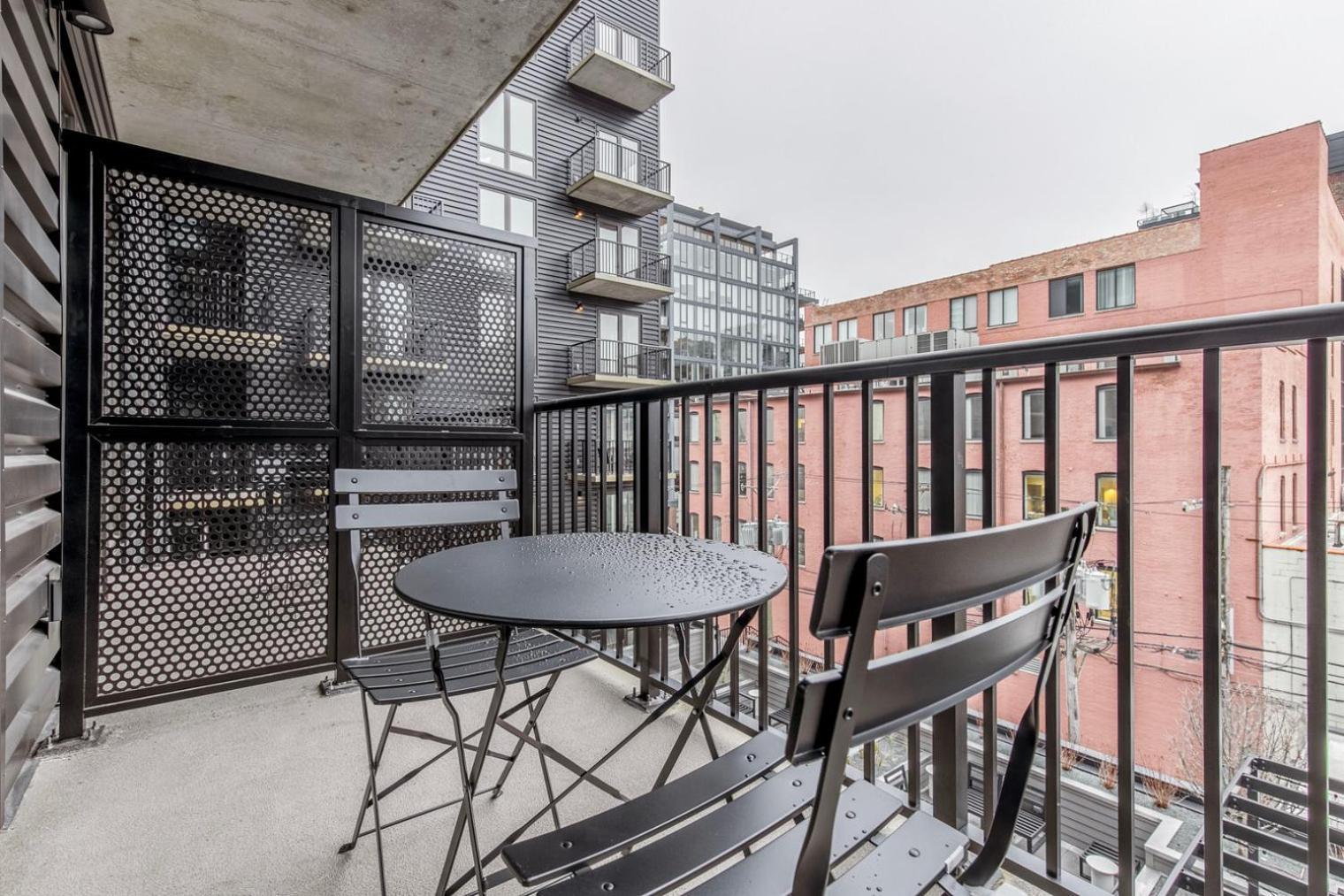 River North 1br W Yoga Nr Riverwalk Chi-1036 * Chicago