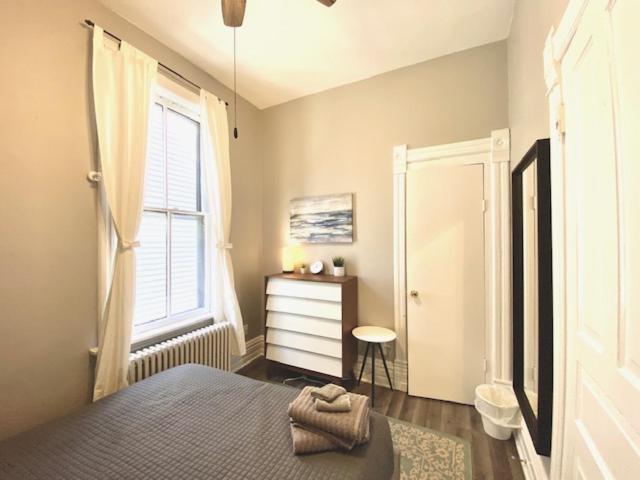 Spacious Historic In Lakeview - Walk To Wrigley, Nightlife, Shops, Hospitals Chicago