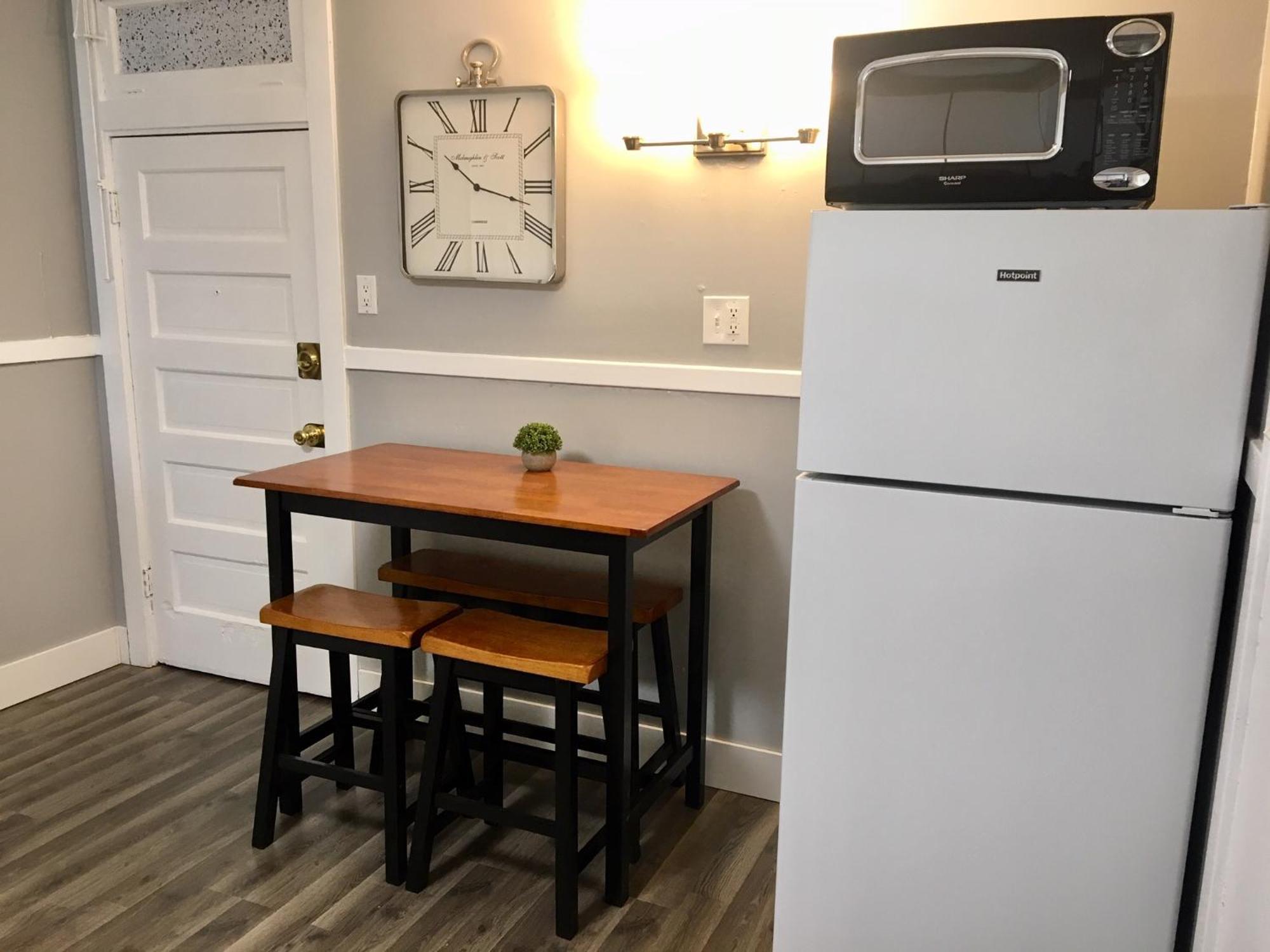 Apartment Spacious Historic In Lakeview - Walk To Wrigley, Nightlife, Shops, Hospitals