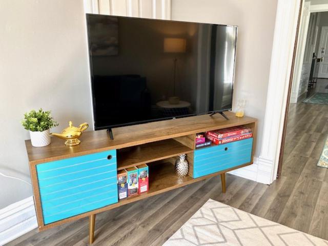 Spacious Historic In Lakeview - Walk To Wrigley, Nightlife, Shops, Hospitals