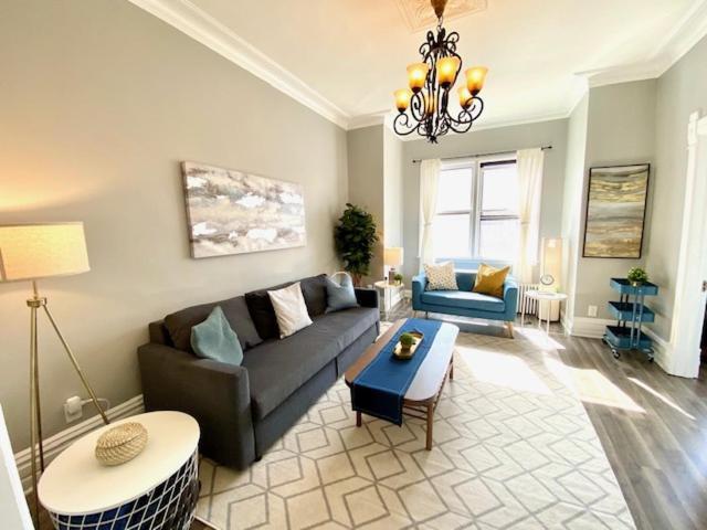 Apartment Spacious Historic In Lakeview - Walk To Wrigley, Nightlife, Shops, Hospitals