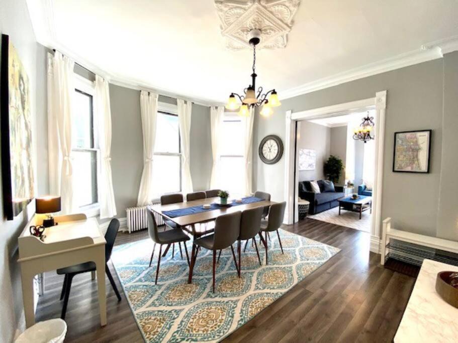 Apartment Spacious Historic In Lakeview - Walk To Wrigley, Nightlife, Shops, Hospitals