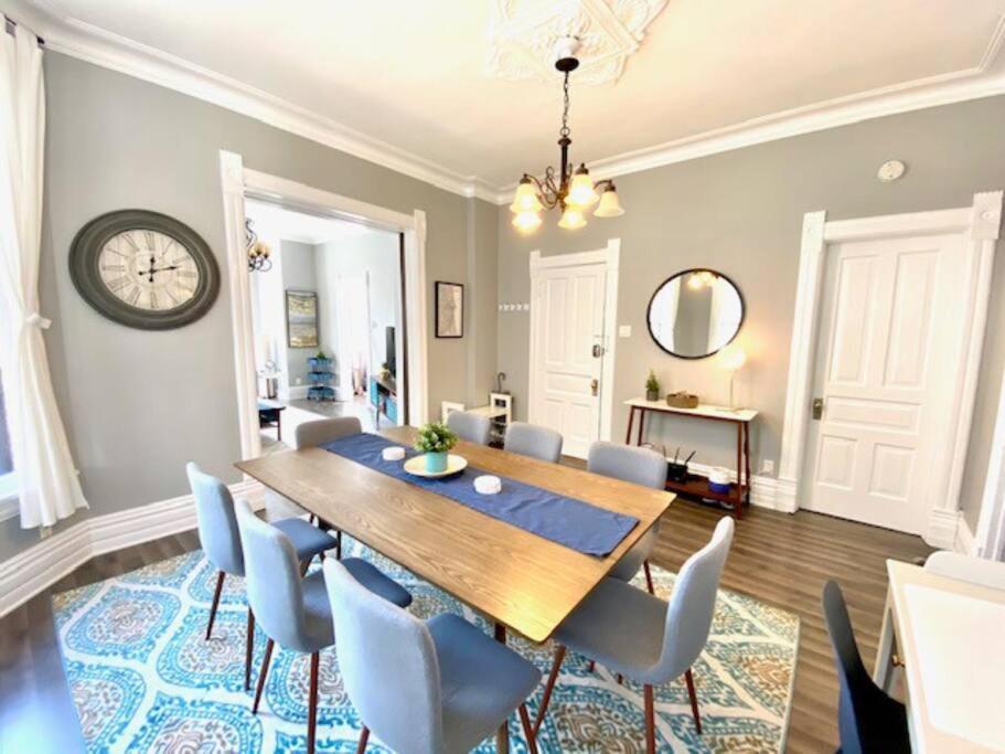 Apartment Spacious Historic In Lakeview - Walk To Wrigley, Nightlife, Shops, Hospitals Chicago