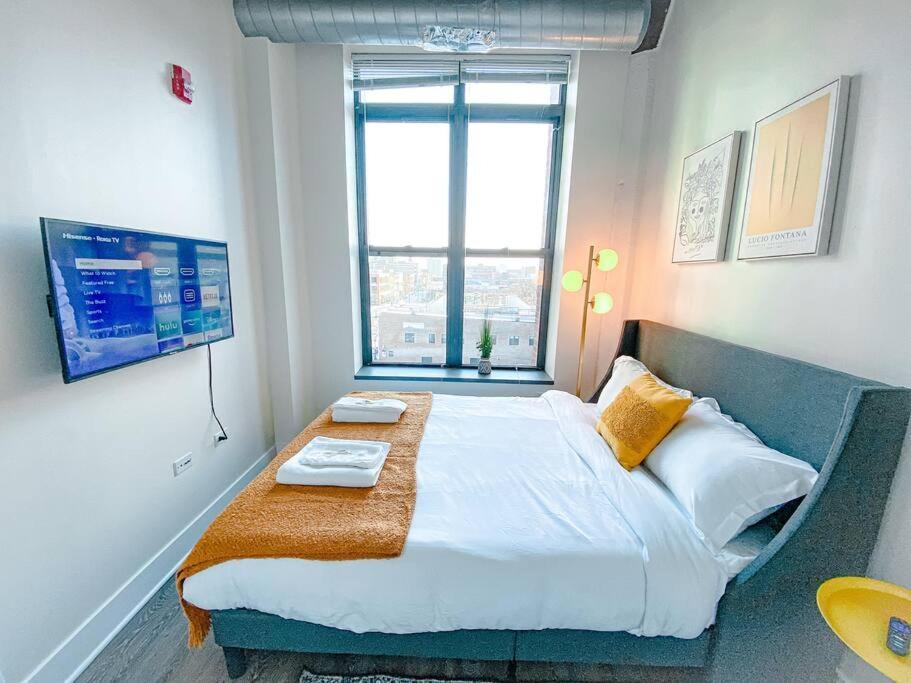 Apartment Mccormick 2br-2ba Family Unit For Up To 8 Guests With Optional Parking & Gym Access Chicago