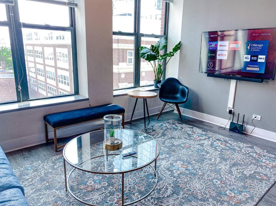 Mccormick 2br-2ba Family Unit For Up To 8 Guests With Optional Parking & Gym Apartment *