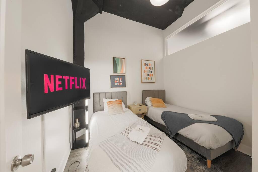 Apartment Mccormick 3br/2ba With 6 Twin Beds & Sofa Bed, Optional Parking & Gym