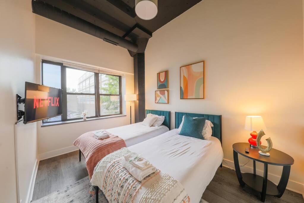 Mccormick 3br/2ba With 6 Twin Beds & Sofa Bed, Optional Parking & Gym Apartment *