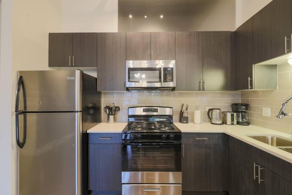 Apartment Mccormick 3br/2ba With 6 Twin Beds & Sofa Bed, Optional Parking & Gym *