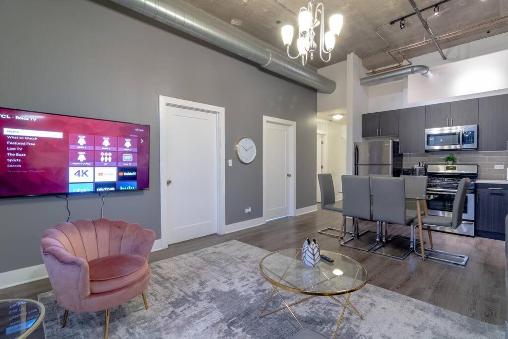 Apartment Mccormick 3br-2ba Family Unit For Up To 8 Guests With Optional Parking & Gym Access *