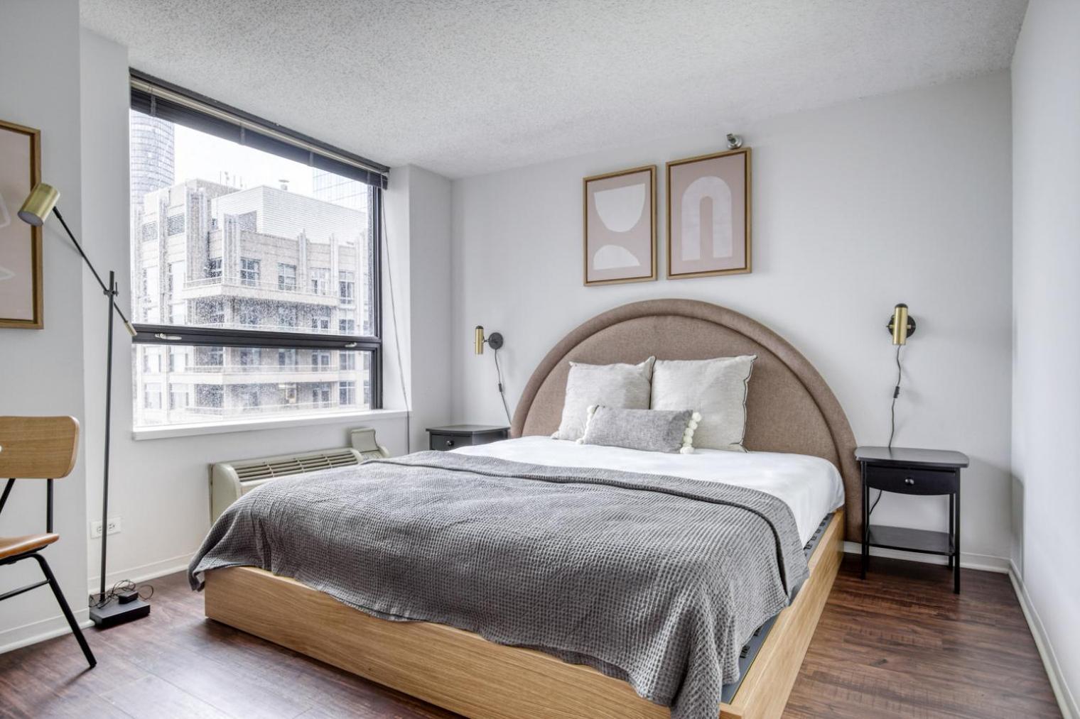 Streeterville W Gym Pool Nr Navy Pier Chi-450 Chicago