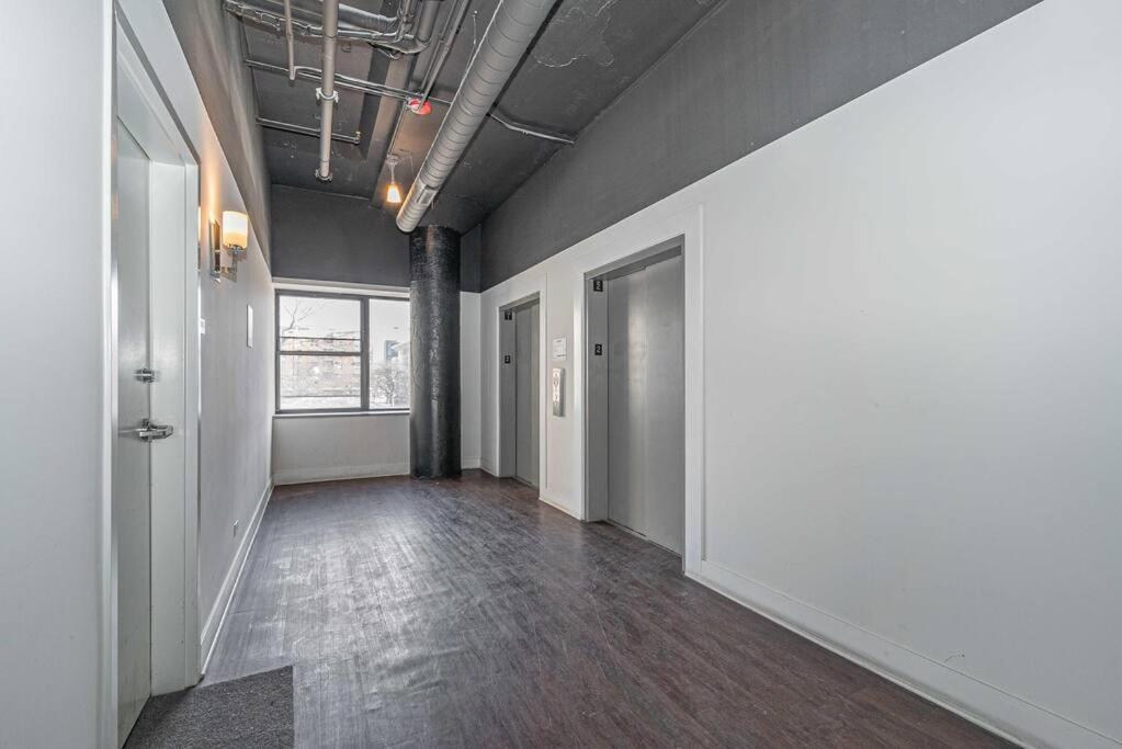 Apartment Mccormick 2br-2ba For 8 Guests With Optional Parking & Gym Chicago