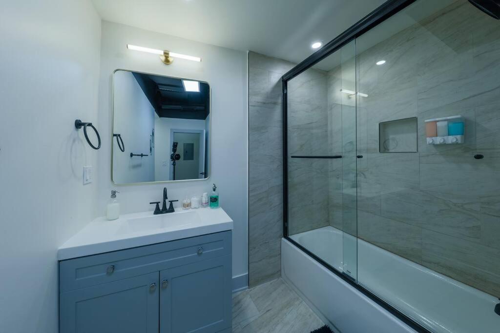 Mccormick 6br-4ba Luxury That Sleeps 12 Guests With Jacuzzi & Pool Table, Group And Optional Parking Apartment