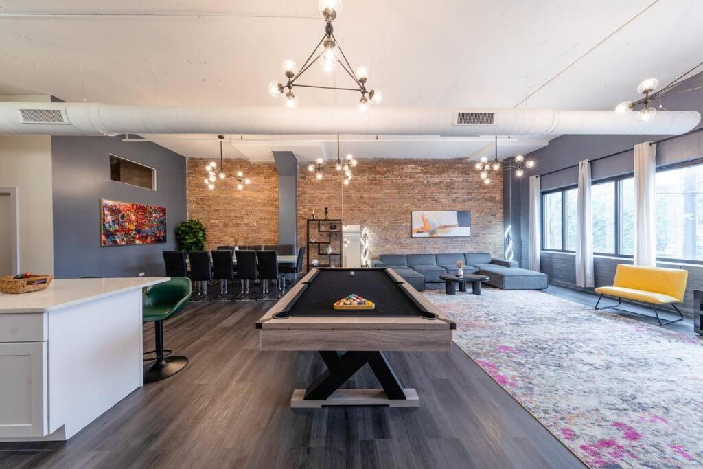 Apartment Mccormick 6br-4ba Luxury That Sleeps 12 Guests With Jacuzzi & Pool Table, Group And Optional Parking *